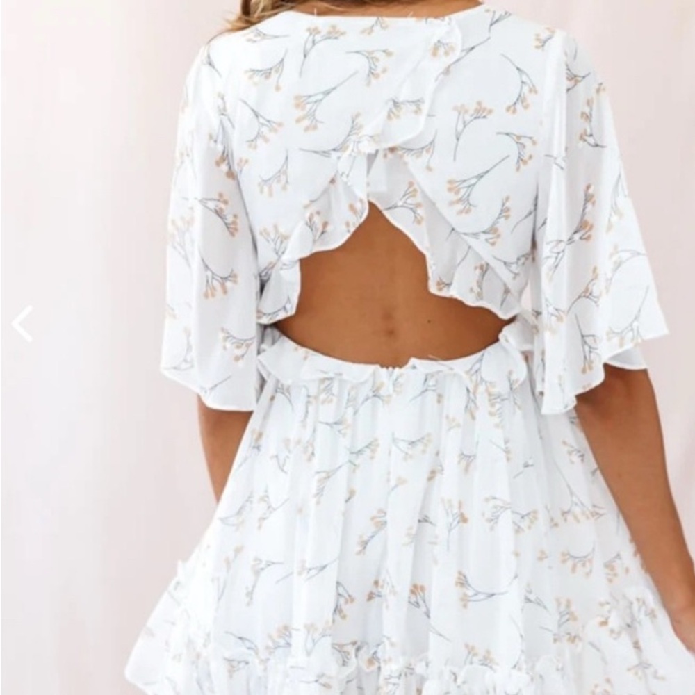 Floral White Dress Selfie Leslie‎ OpenBack Mini Dress